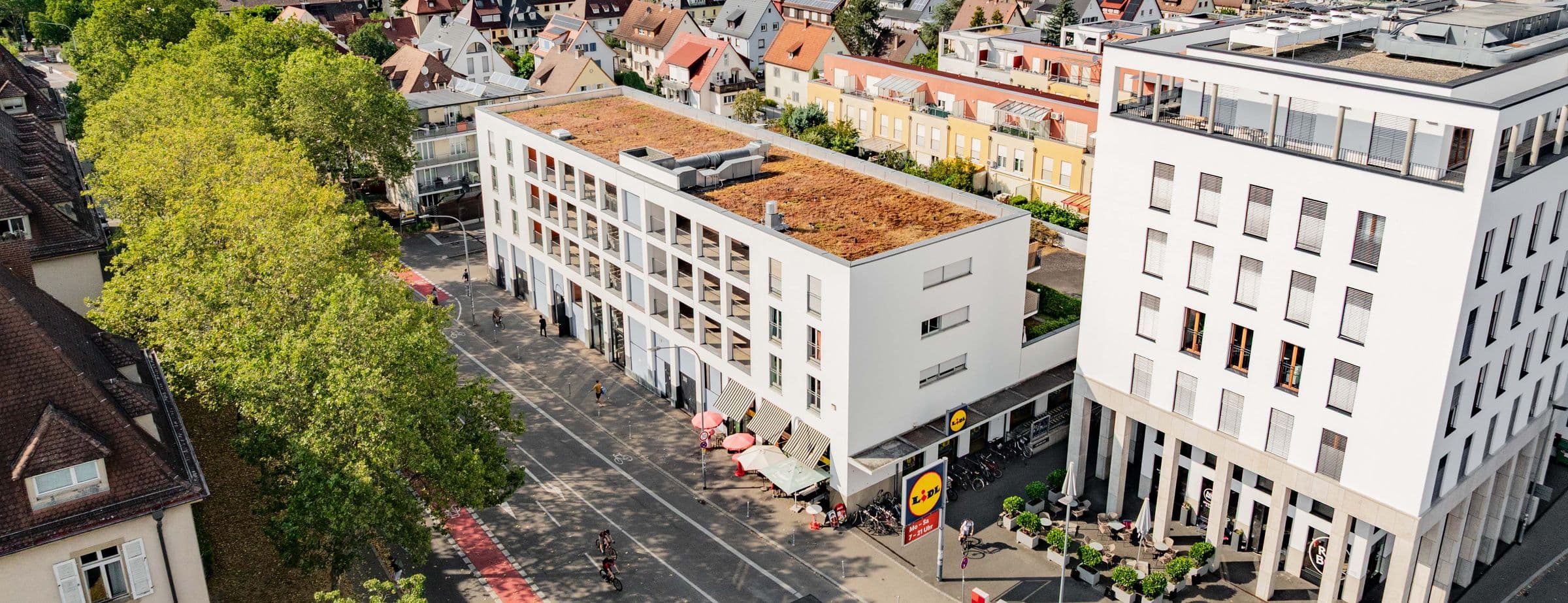 Luftaufnahme des Wohn- und Geschäftshauses Elsässer Straße 17 in Freiburg im Breisgau